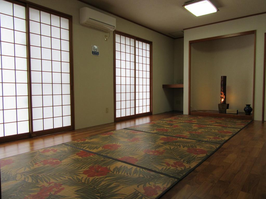 Guest House Diamond Yomitan Esterno foto