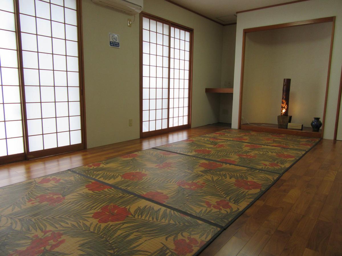 Guest House Diamond Yomitan Esterno foto